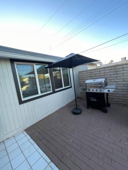 New Midtown Modern Studio With Backyard Финикс Екстериор снимка