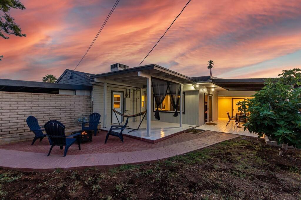 New Midtown Modern Studio With Backyard Финикс Екстериор снимка