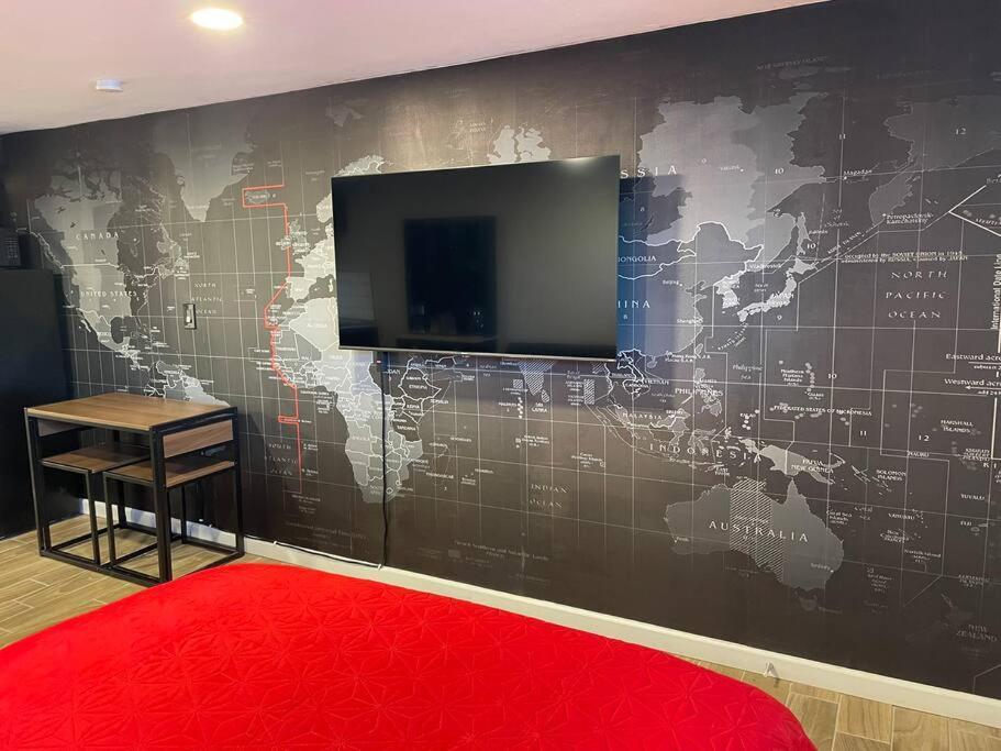 New Midtown Modern Studio With Backyard Финикс Екстериор снимка