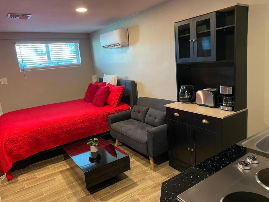 New Midtown Modern Studio With Backyard Финикс Екстериор снимка