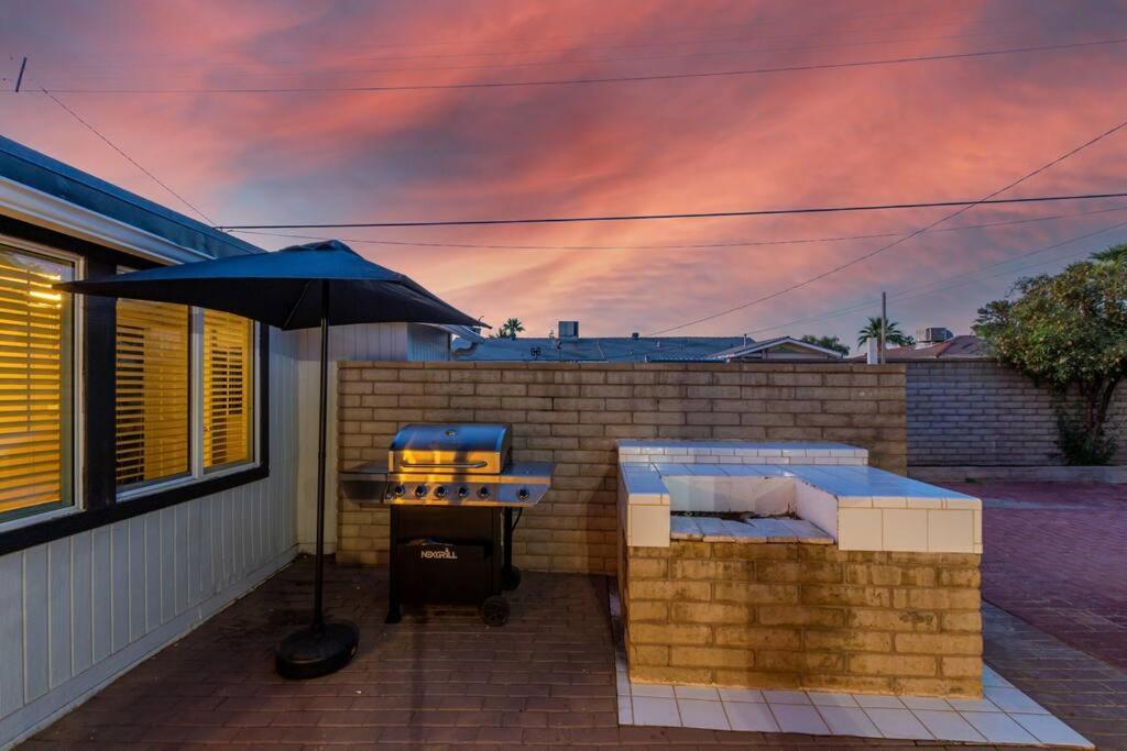 New Midtown Modern Studio With Backyard Финикс Екстериор снимка